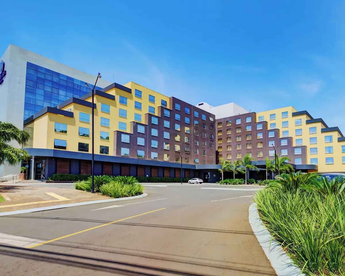 Fachada do DoubleTree by Hilton Foz do Iguaçu